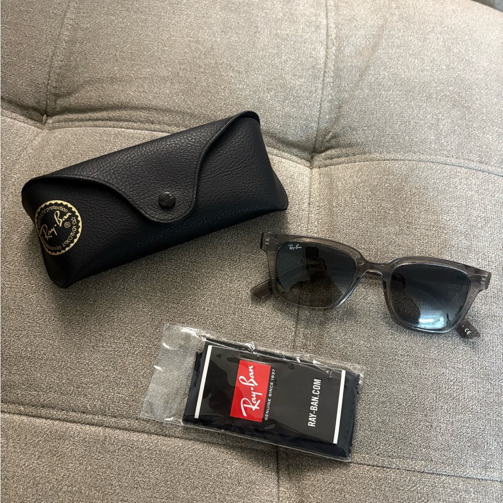Ray-Ban Black Sunglasses with Case
